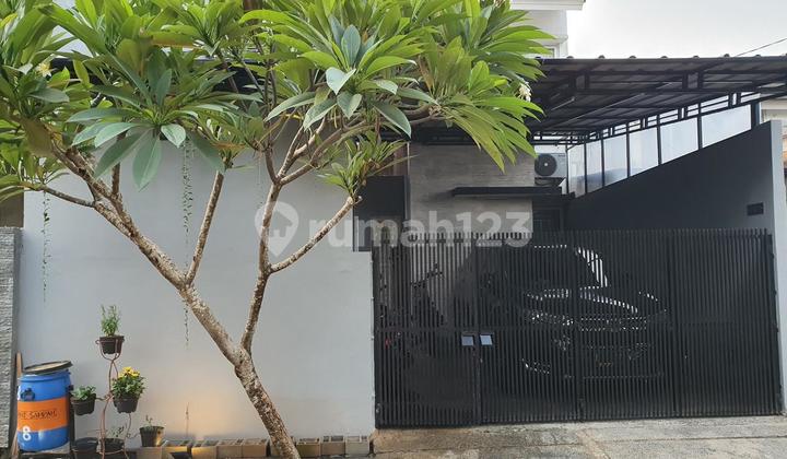 Rumah 2 Lantai Siap Huni, Layout Luas di Jombang Ciputat Om-17682