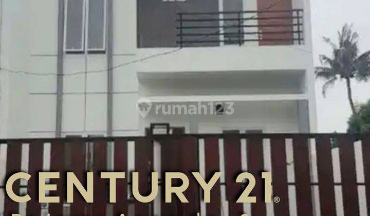 Rumah Kokoh 2 Lantai Area Strategis di Kebayoran Lama Jaksel Gb 13634 1