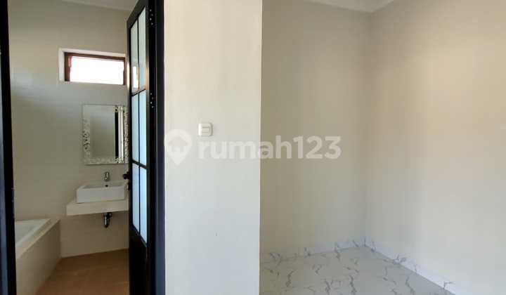 Quality Good House Ready to Occupy at Discovery Fiore Bintaro GB-14881 2