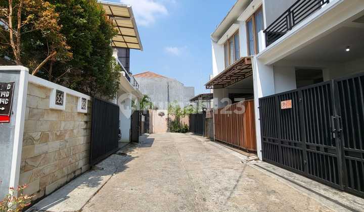 DIJUAL CEPAT Rumah Semi Furnished 2 Lantai di Kreo Tangerang SC-14909 2