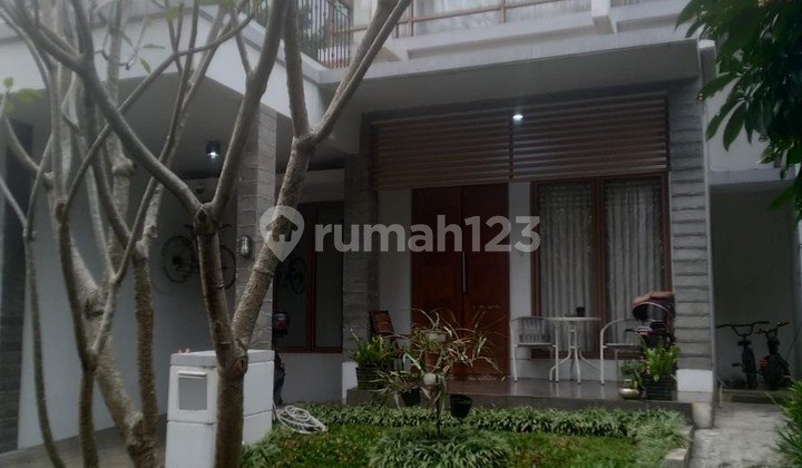 Jual Rumah Nyaman 2 Lantai di Emerald Garden Sektor 9 Tk-16550