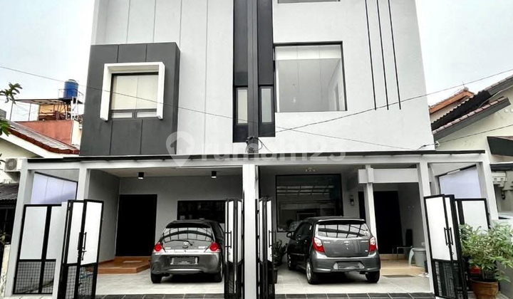 Rumah 3 Lantai Fully Furnished di Permata Bintaro Sektor 9 Az-17888