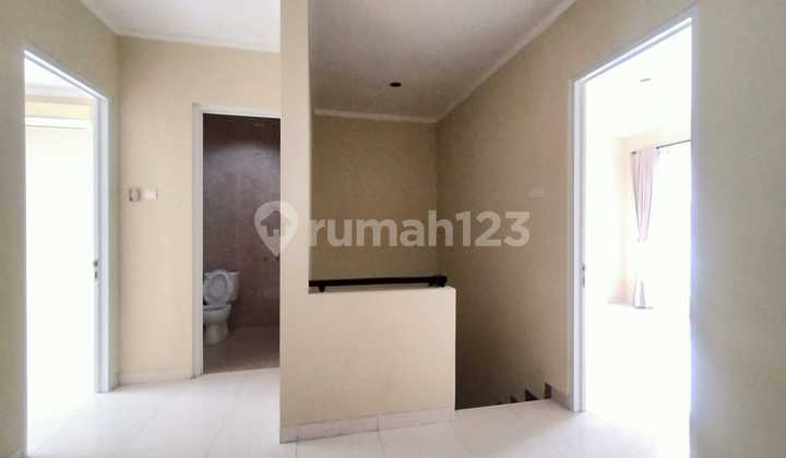 Dijual Hunian Modern Carport 2 Mobil di Emerald View Sektor 9 Am-16494 2