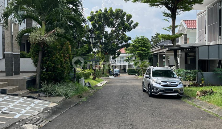 Modern 2-Story House with 5 Bedrooms in Sector 9 Puri Bintaro Ar-17597 2
