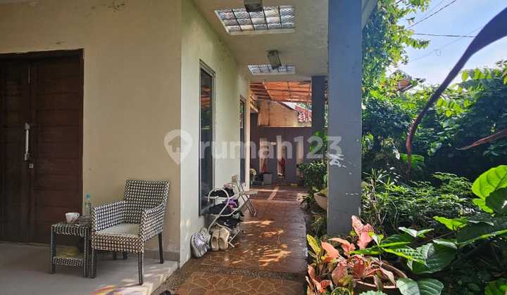 Rumah Asri 2 Lantai Akses Strategis di Bintaro Jakarta Selatan Lr-16689