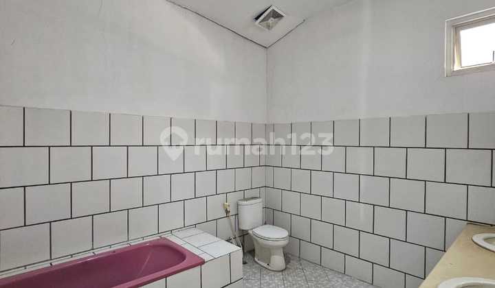 Large House with 6 Minimalist Rooms in Bintaro, South Jakarta LR-16689 2