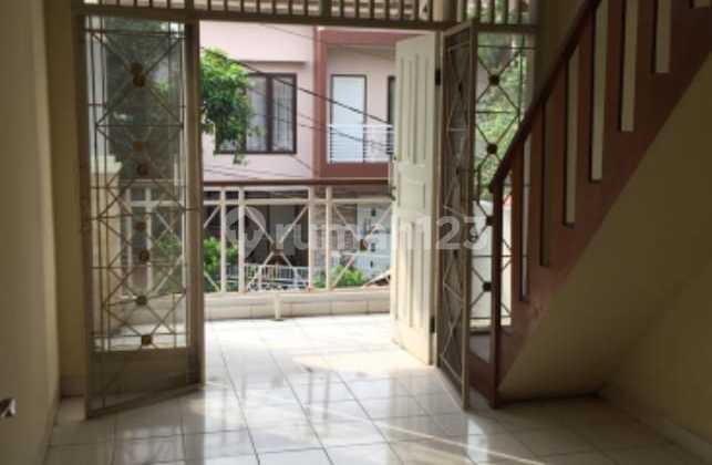 Minimalist Simple House for Quick Sale in Sector 4 Bintaro Jaya Gb-17587 2
