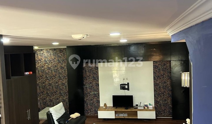 Rumah Modern 2 Lantai Dijual Cepat di Senayan Bintaro Sektor 9 Ut-15733