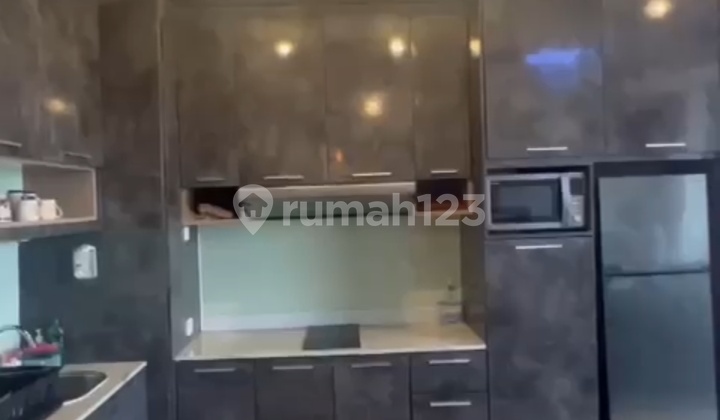 Dijual/disewakan Apartemen Mewah 2 Br Full Furnish Di Surabaya Barat 2