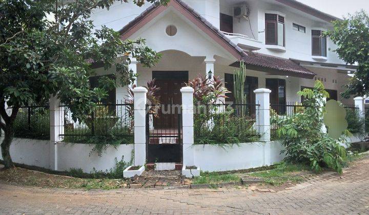 Rumah kokoh dalam kompleks perumahan 1