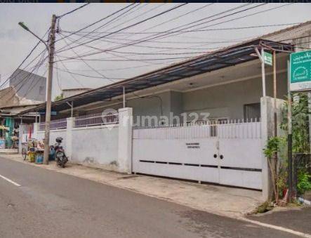 Sewa Rumah Luas Hadap Timur Siap Huni, Joglo Jakarta Barat 1