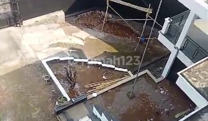 For Sale Nice Ready-to-Occupy House In West Semarang 2