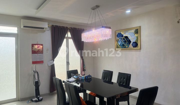 Dijual Rumah 2 Lantai Full Furnished Suvarnasutera