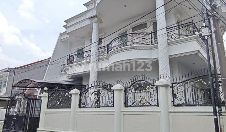 Dijual Rumah Hook Cantik 2 Lantai Citra 2 Jakbar