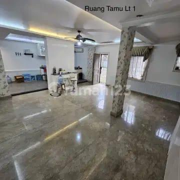 Dijual Rumah Semi Furnished Hoek 3 Lantai di Mutiara Taman Palem