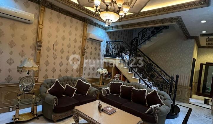 RUMAH MEWAH DAERAH PLUIT SAKTI SEMI FURNISHED