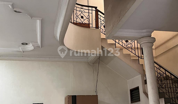 Dijual Cepat Tanah Bangunan Tidak Terhitung di Komplek Pakuwon Jelambar