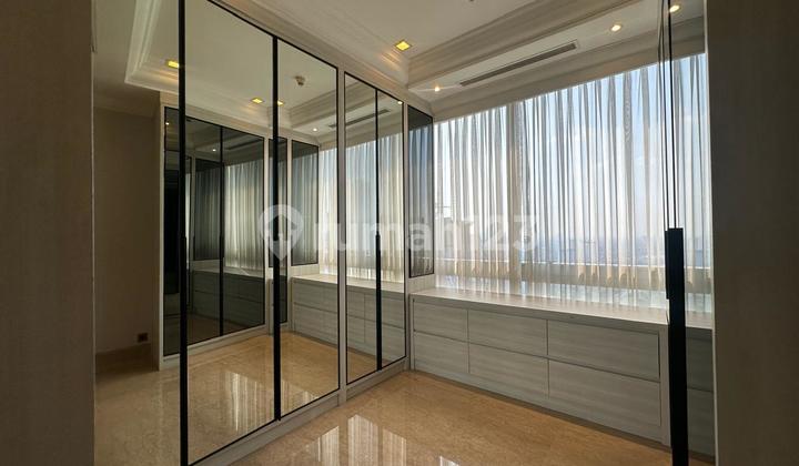 Apartment Semi Furnished 3 BR