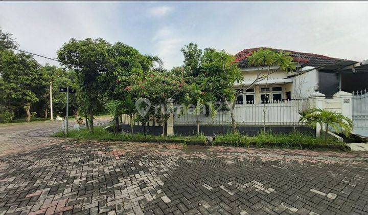 Jual rumah hitung tanah di Nirwana Eksekutif 1