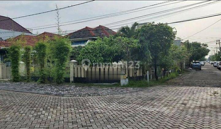 Rumah Hook Hitung Tanah Di Nirwana Eksekutif Row Jalan 4 Mobil 1