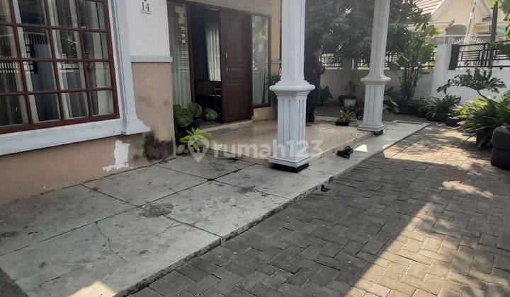 Runah hook 2 lantai di Jalan Cipunegara pusat kota Surabaya 2