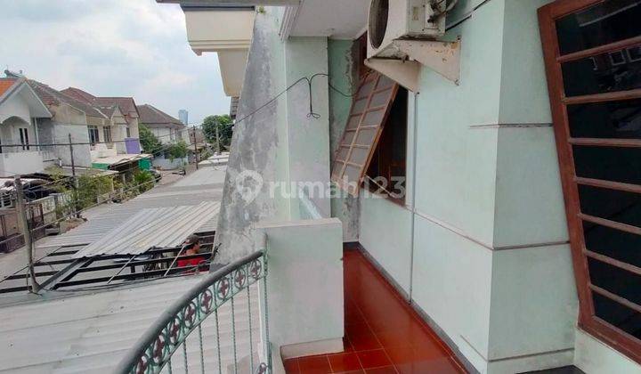 Rumah 2 lantai Siwalankerto Permai 3 menit ke UK Petra  2