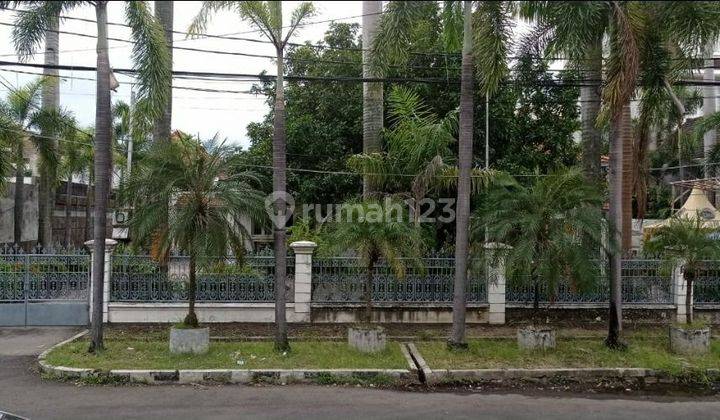 Rumah di WR Supratman Pusat Kota dekat Raya Darmo 1