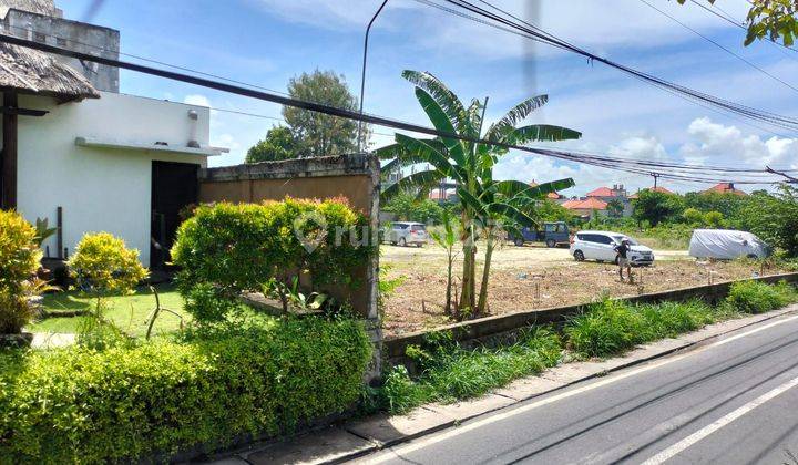 Land for sale in a very strategic location conveniently close to the beach 2