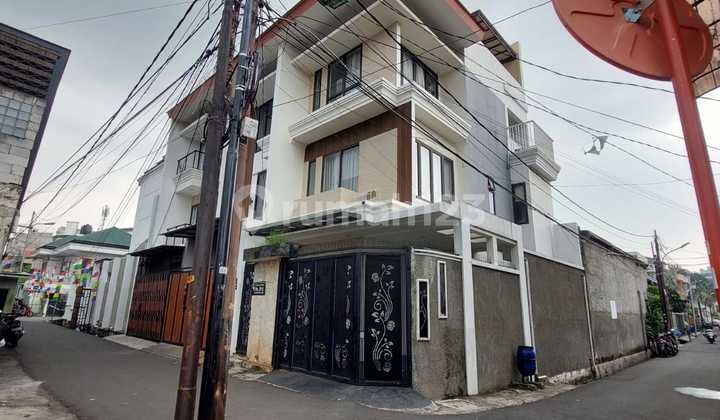 Rumah 3,5 Lantai di Lokasi strategis Tomang – Jakarta Barat Rumah 3,5 Lantai di Lokasi strategis Tomang – Jakarta Barat