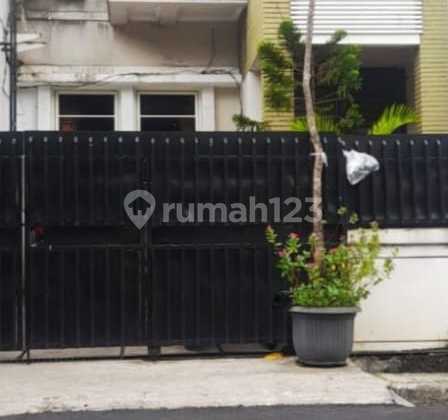 Rumah Lokasi Strategis Siap Huni di Taman Semanan Jakarta Barat 2