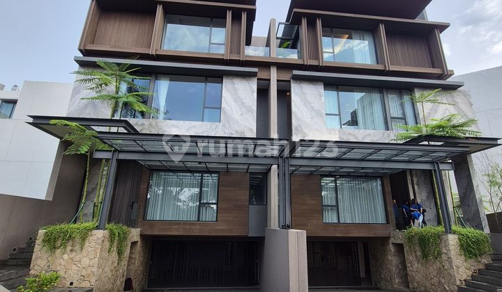 Rumah Mewah 4 Lantai Pinggir Danau (dg LIFT) – Jakarta Barat 1