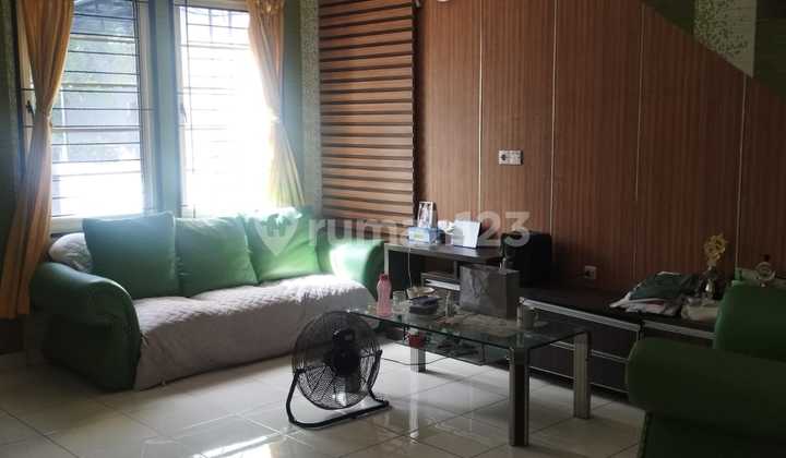 Rumah Lokasi Strategis Siap Huni di Taman Semanan Jakarta Barat