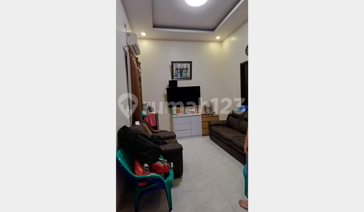 For Sale: 3.5-Story House in West Jakarta with SHM Certificate, 5 Bedrooms, East-Facing. 2