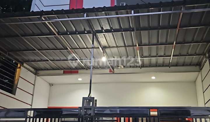 Rumah Mewah di Lokasi Strategis Taman Palem Lestari Jakarta Barat Rumah Mewah di Lokasi Strategis Taman Palem Lestari Jakarta Barat