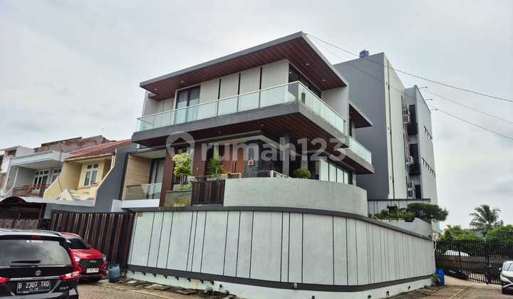 Dijual Rumah Mewah Full Furnished Dg Kolam Renang 2