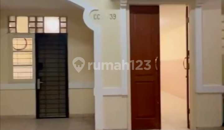 Disewakan Rumah Nyaman & Strategis - Taman Palem Lestari Jakarta Barat 2