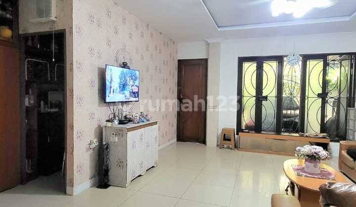 Nice Flood-Free House in Permata Taman Palem, West Jakarta 2