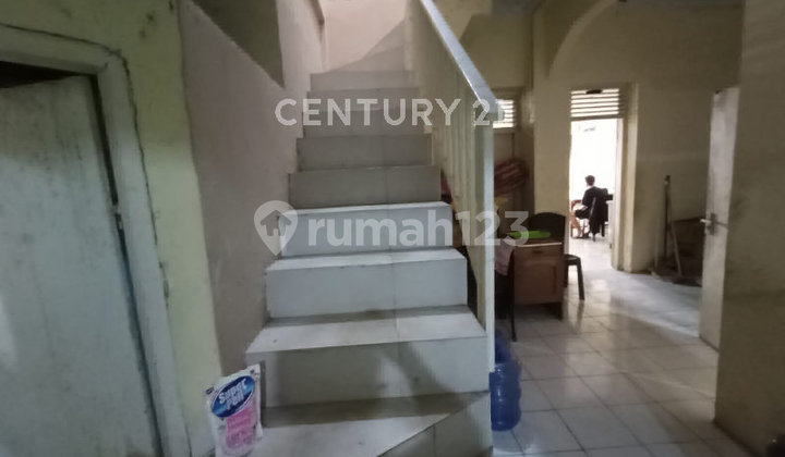 2-Story Shop House on the Main Road in the Center of Makassar City