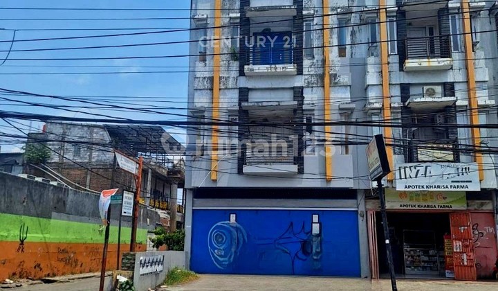 Strategic and Ready-to-Occupy Shophouse on Jalan Toddopuli Raya 1