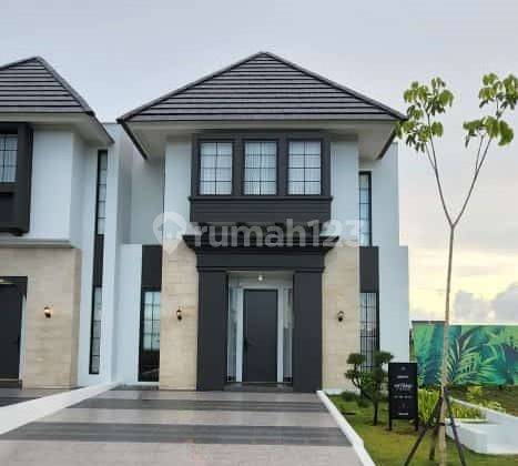 Rumah Kamar Tidur Luas, 2 Lantai di Tallasa City Makassar 1