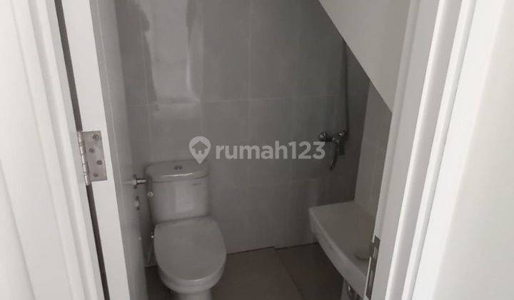 Rumah Posisi Sudut di Summarecon Mutiara Makassar 6