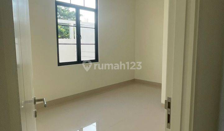 Rumah 4 Kamar Tidur di Summarecon Mutiara Makassar Dekat Bandara 8