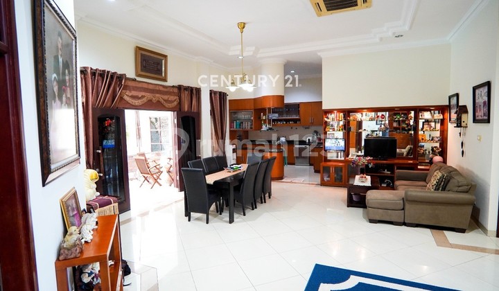 Masterpiece Modern Hunian Sultan di Jantung Kota Jl Kutilang 2