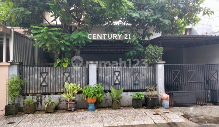 Hunian Tengah Kota di Puri Taman Sari Koneksi Cepat ke Mall, Sekolah, dan Perkantoran Hunian Tengah Kota di Puri Taman Sari Koneksi Cepat ke Mall, Sekolah, dan Perkantoran