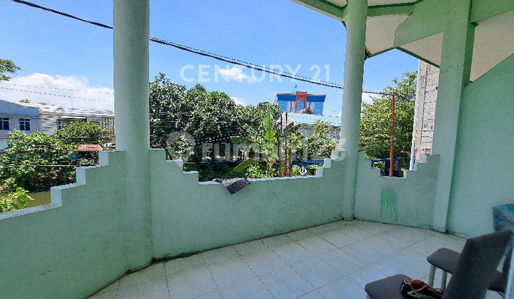 Rumah Area Racing Center Kompleks Perumahan UMI 2