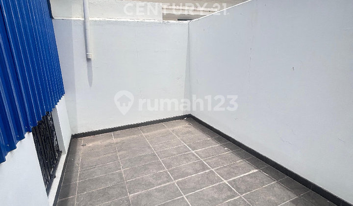 Ready-to-Occupy House in Sumarecon Mutiara Makassar Housing Area