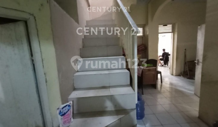 2-Story Shop House on the Main Road in the Center of Makassar City 2