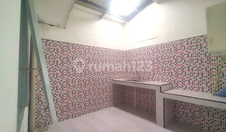 House in Tanjung Bunga Makassar, Position in Front of the Mosque.