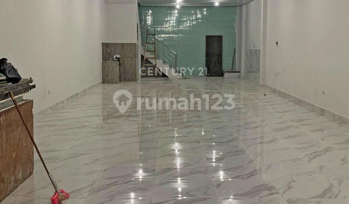 Strategic and Ready-to-Occupy Shophouse on Cendrawasih Main Road 2