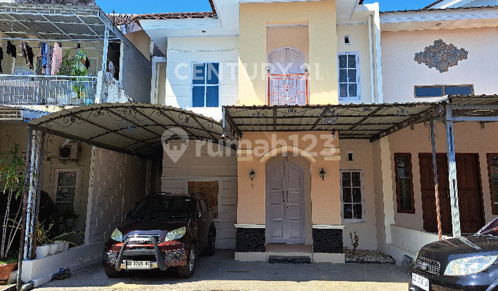 Ready-to-Live House in the City Center Near the Saddang River Ready-to-Live House in the City Center Near the Saddang River